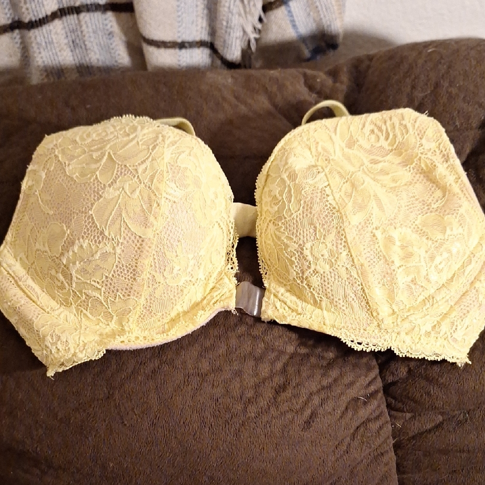 Victoria's Secret Yellow Lace Bra